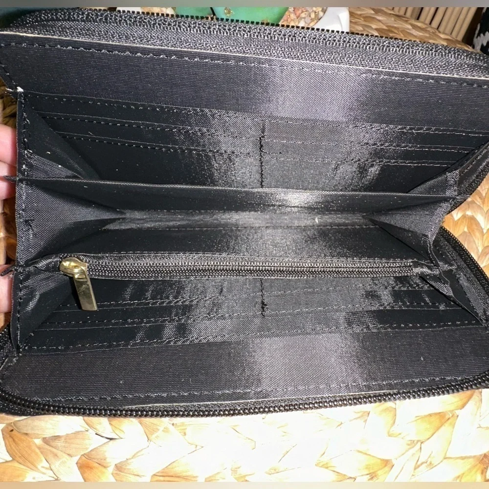 NWOT Simply Southern Quilted Phone Wallet